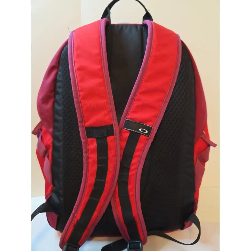 Oakley Red Back Pack